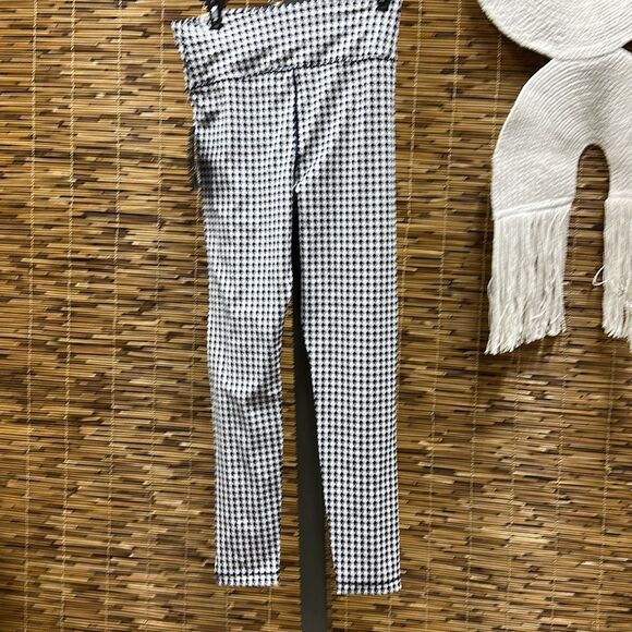 INC Houndstooth Compression Leggings, Created‎ for Macy's - Houndstooth Size M - Picture 2 of 3